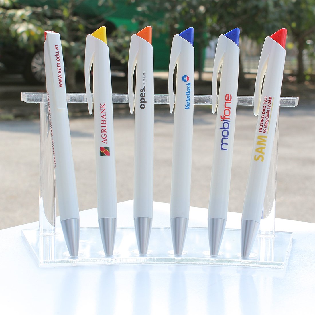 Bút bi nhựa AP-222-Đỏ.5